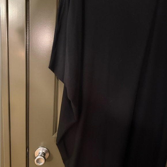 Elegant Asymmetrical Black Dress - Picture 3 of 6